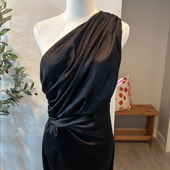 Petal & Pup Nadia One-Shoulder Black Satin Maxi Dress New! - Picture 9 of 12